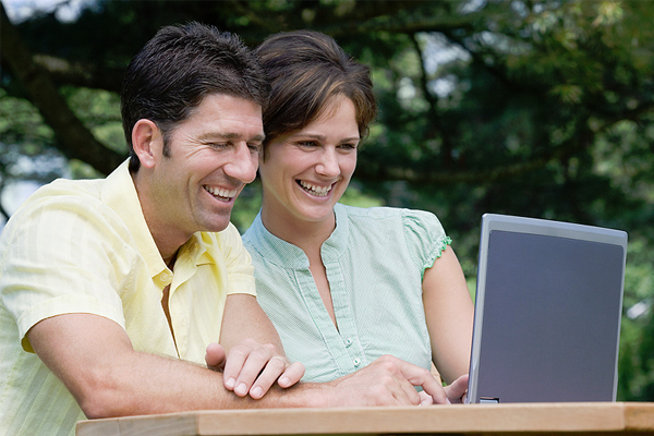 parents on laptop