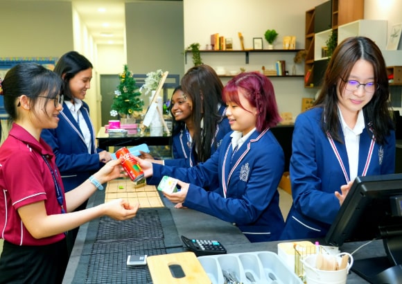 Pre-University Internships: Bridge to Success in Academia and Careers